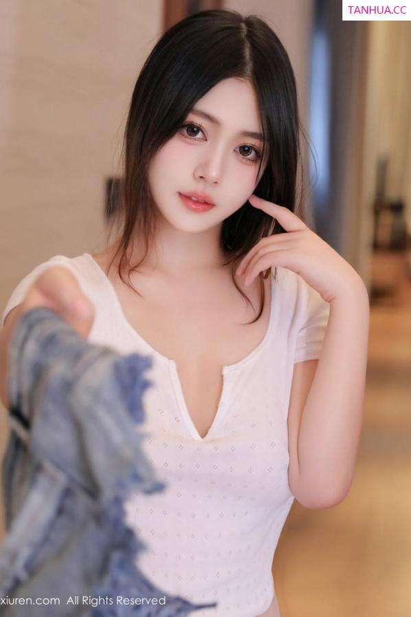   [XiuRen]高清写真图 2024.08.13 No.9008 蛋蛋宝 丝袜美腿第39张图片